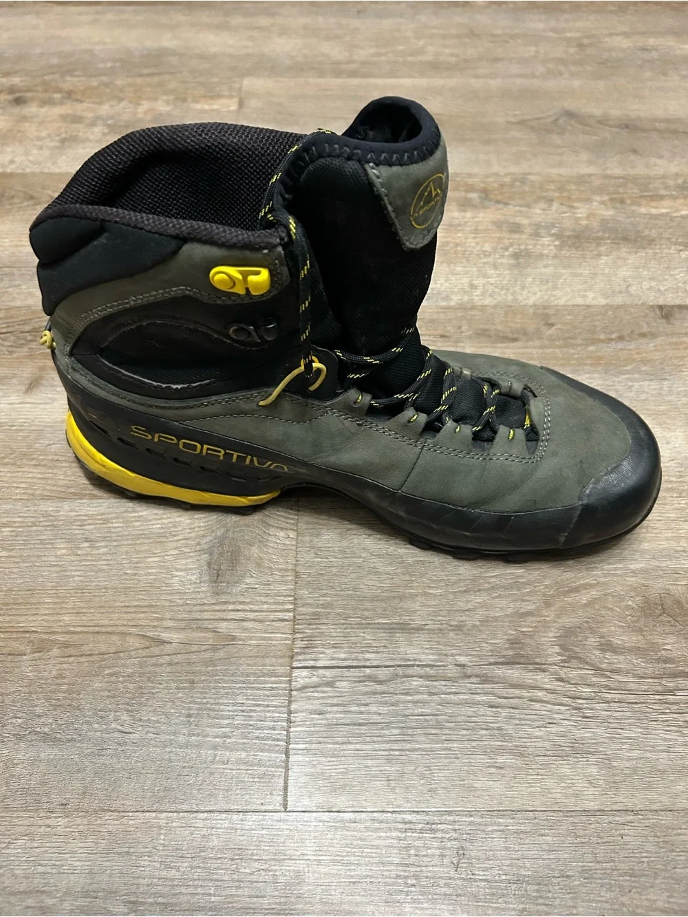 La Sportiva TX5 Men’s Size 10 Olive Yellow Hiking Climbing Gore-Tex Vibram Boots